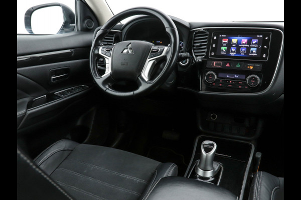 Mitsubishi Outlander 2.0 AWD (Plug-In) (INCL-BTW) Aut.*LEATHER-ALCANTARA | NAVI-FULLMAP | KEYLESS | DAB | CAMERA | ECC | CRUISE | CARPLAY | PRIVACY-GLASS | TOWBAR | SHIFTPADDLES | 16"ALU*