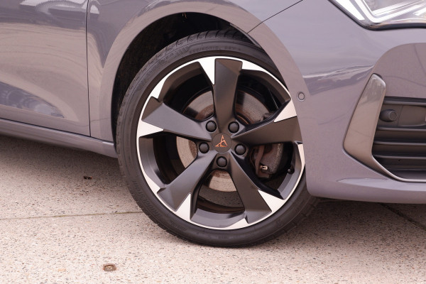 CUPRA Leon Sportstourer 1.4 e-Hybrid VZ Performance 245PK | Panoramadak | | Sfeerverlichting | Camera | Carplay | LED |