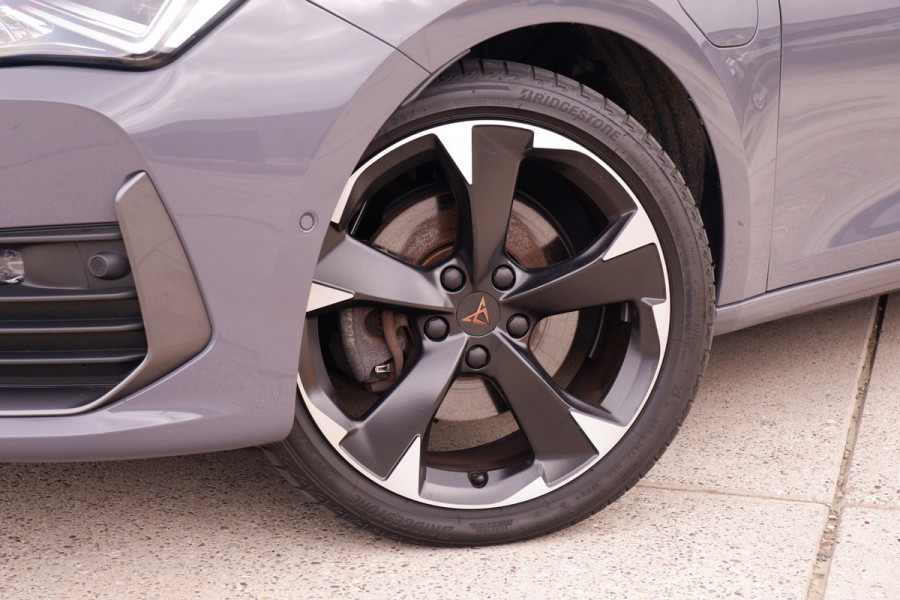 CUPRA Leon Sportstourer 1.4 e-Hybrid VZ Performance 245PK | Panoramadak | | Sfeerverlichting | Camera | Carplay | LED |