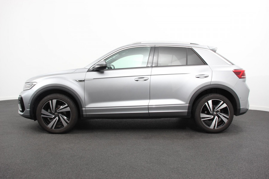 Volkswagen T-Roc 1.5 TSI 150pk DSG R-Line Navigatie Apple Carplay/Android Auto Parkeersensoren Camera Blind Spot Assist Adaptieve Cruise Control Elektrische achterklep Stoel- en stuurverwarming Climate Control Ledverlichting Virtual Cockpit