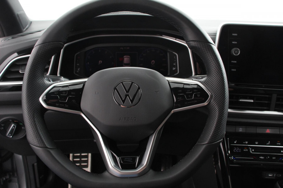 Volkswagen T-Roc 1.5 TSI 150pk DSG R-Line Navigatie Apple Carplay/Android Auto Parkeersensoren Camera Blind Spot Assist Adaptieve Cruise Control Elektrische achterklep Stoel- en stuurverwarming Climate Control Ledverlichting Virtual Cockpit