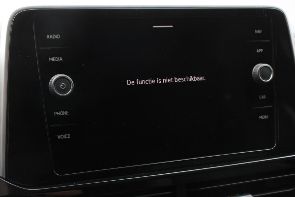 Volkswagen T-Roc 1.5 TSI 150pk DSG R-Line Navigatie Apple Carplay/Android Auto Parkeersensoren Camera Blind Spot Assist Adaptieve Cruise Control Elektrische achterklep Stoel- en stuurverwarming Climate Control Ledverlichting Virtual Cockpit