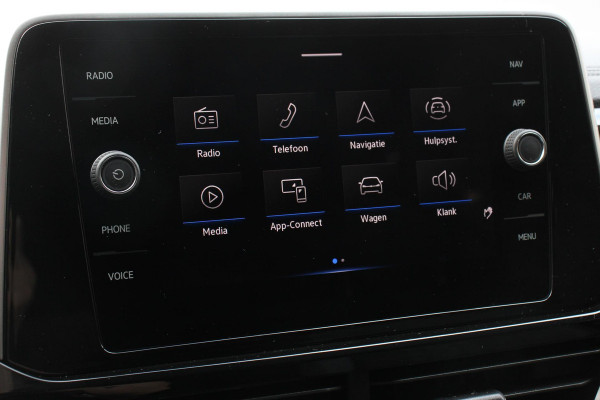 Volkswagen T-Roc 1.5 TSI 150pk DSG R-Line Navigatie Apple Carplay/Android Auto Parkeersensoren Camera Blind Spot Assist Adaptieve Cruise Control Elektrische achterklep Stoel- en stuurverwarming Climate Control Ledverlichting Virtual Cockpit