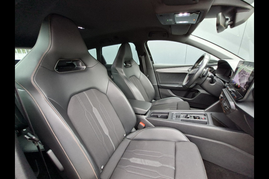 CUPRA Leon Sportstourer 1.4 e-Hybrid PHEV 245pk VZ * Navigatiesysteem * AUTOMAAT * Stoelverwarming * Virtual Cockpit *