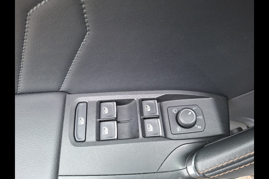 CUPRA Leon Sportstourer 1.4 e-Hybrid PHEV 245pk VZ * Navigatiesysteem * AUTOMAAT * Stoelverwarming * Virtual Cockpit *