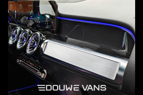 Mercedes-Benz Glb 200 Automaat Panorama AMG-Line Trekhaak Ambiente Verli. Stoelverw. Navi Night Pakket