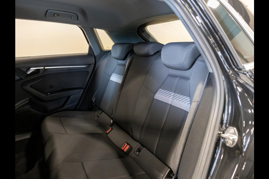 Audi A3 Sportback 35 TFSI Advanced edition / 150pk / NAP / Stoelverwarming / Adaptieve cruise control / Sportstoelen /