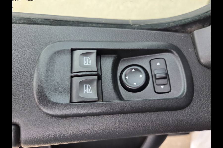 Peugeot Boxer /Renault Master 2.3 dCi L2H2 DC 7-Persoons Airco Cruisecontrol 136Pk Dubbelcabine