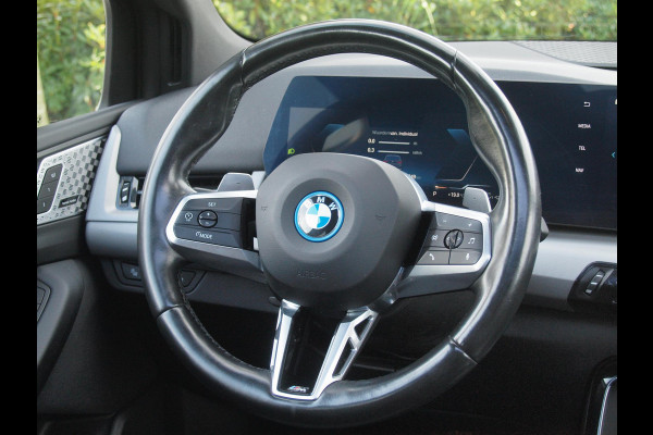 BMW 2 Serie Active Tourer 225e xDrive | Panoramadak | Harman Kardon | Camera| Sfeerverlichting | NL-Auto |