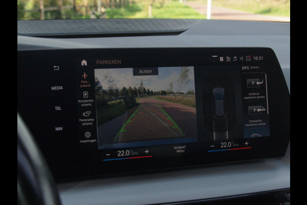 BMW 2 Serie Active Tourer 225e xDrive | Panoramadak | Harman Kardon | Camera| Sfeerverlichting | NL-Auto |