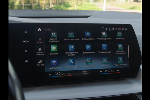 BMW 2 Serie Active Tourer 225e xDrive | Panoramadak | Harman Kardon | Camera| Sfeerverlichting | NL-Auto |