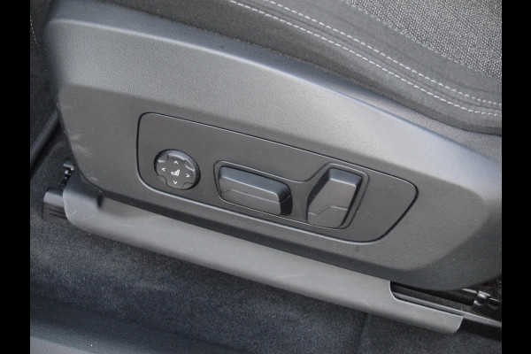 BMW 2 Serie Active Tourer 225e xDrive | Panoramadak | Harman Kardon | Camera| Sfeerverlichting | NL-Auto |