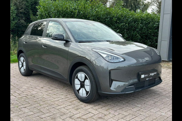 GEELY E2 Max 47.14 kWh 81 PK |  252 Km actieradius | Verwarmbare voorstoelen en stuurwiel | Achteruitrijcamera en parkeersensoren achter | 8,8″ digitaal instrumentenpaneel en 14,6″ multimediascherm met Flyme Auto | 2026