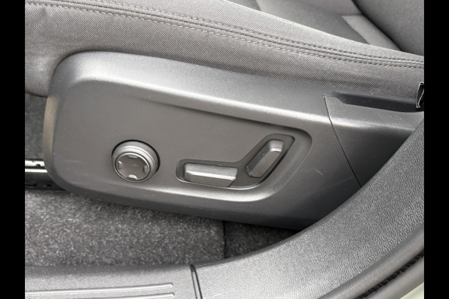 Volvo C40 Recharge Ultimate 69 kWh WAMTEPOMP | STOEL/STUURVERWARMING | SOH 93% | 360° CAMERA | ELEKTRISCHE ACHTERKLEP