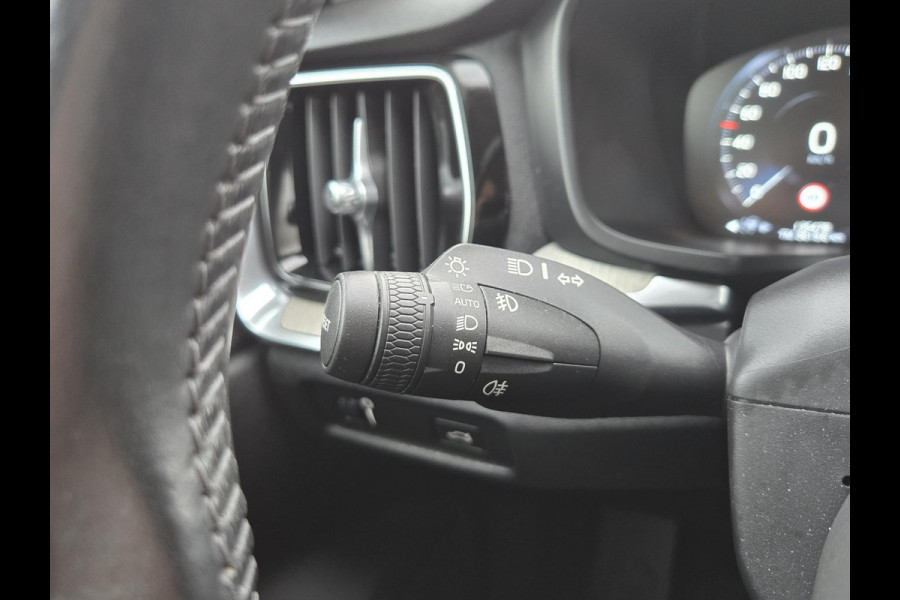 Volvo V60 2.0 B3 Inscription | Trekhaak| Comfort Stoelen| Dealer onderhouden|