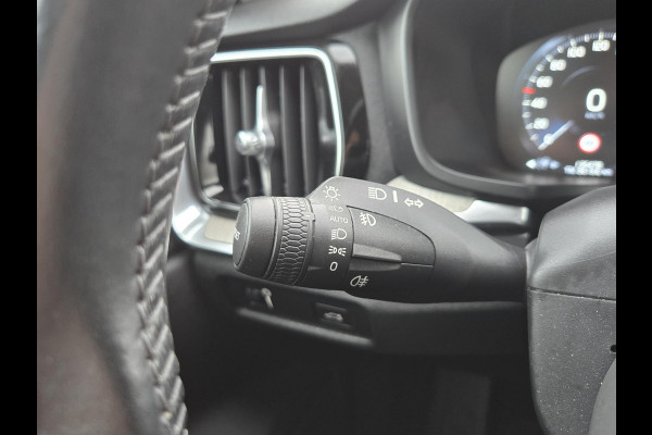 Volvo V60 2.0 B3 Inscription | Trekhaak| Comfort Stoelen| Dealer onderhouden|