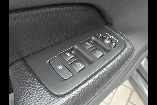Volvo V60 2.0 B3 Inscription | Trekhaak| Comfort Stoelen| Dealer onderhouden|