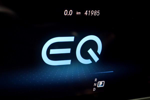Mercedes-Benz EQA 250 Sport Edition 67 kWh | Panoramadak | Trekhaak | Widescreen | Keyless Go | Camera | Dodehoekassistent | Advanced Sound System |