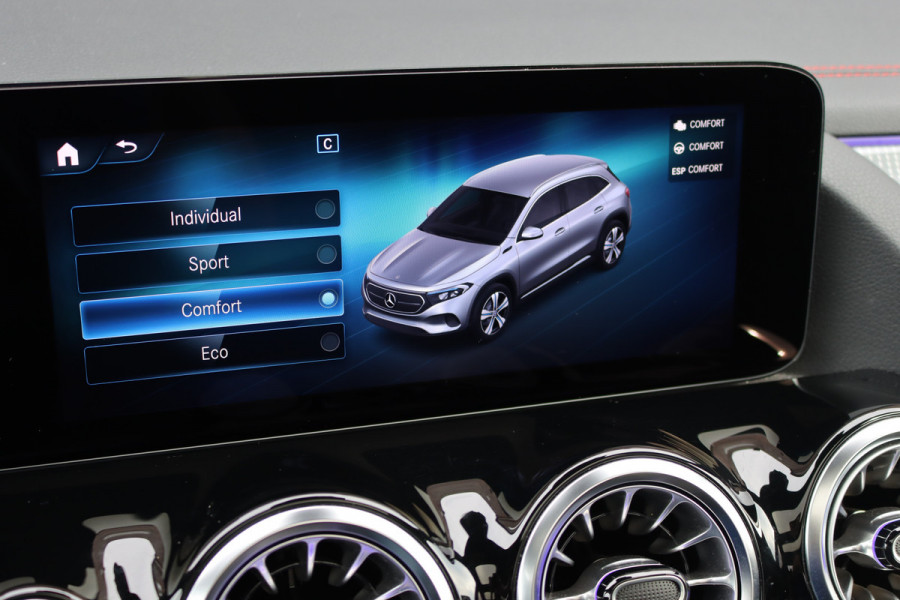 Mercedes-Benz EQA 250 Sport Edition 67 kWh | Panoramadak | Trekhaak | Widescreen | Keyless Go | Camera | Dodehoekassistent | Advanced Sound System |