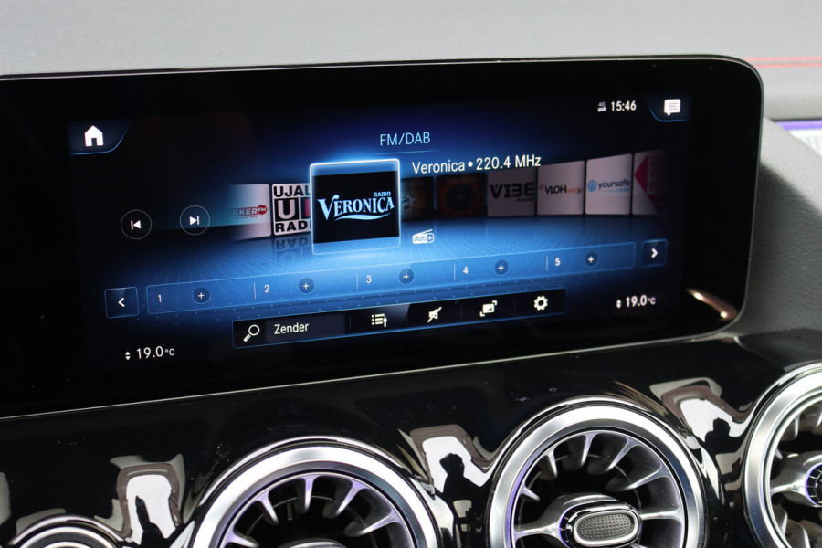 Mercedes-Benz EQA 250 Sport Edition 67 kWh | Panoramadak | Trekhaak | Widescreen | Keyless Go | Camera | Dodehoekassistent | Advanced Sound System |