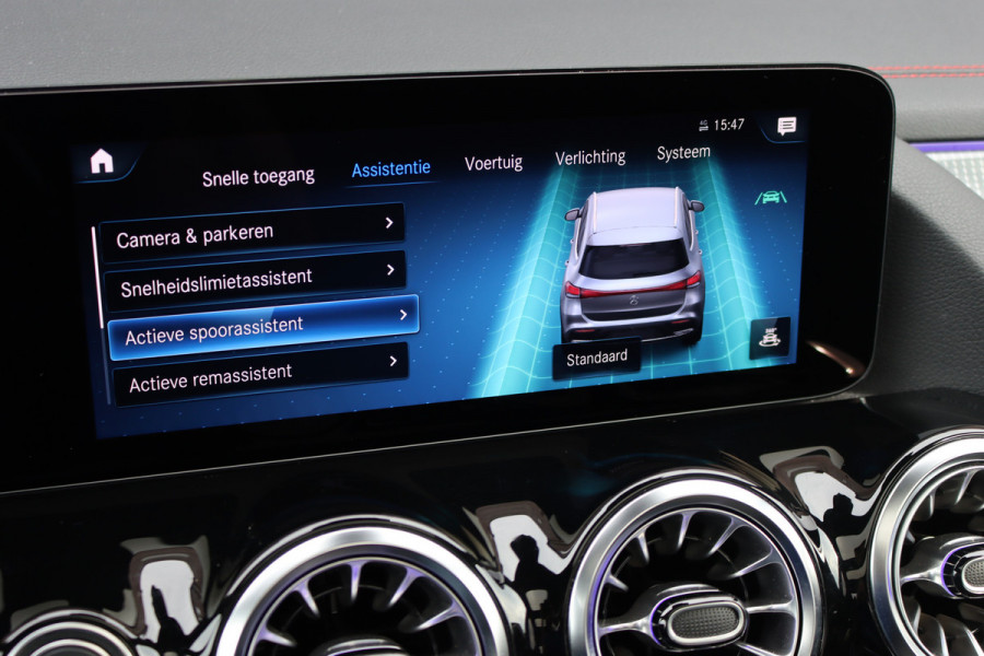 Mercedes-Benz EQA 250 Sport Edition 67 kWh | Panoramadak | Trekhaak | Widescreen | Keyless Go | Camera | Dodehoekassistent | Advanced Sound System |