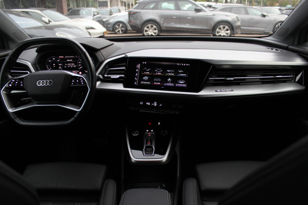 Audi Q4 e-tron 35 Advanced edition 55 kWh / SoH 93,1% / Camera / Leder / Keyless / Matrix LED / 20'' / Warmtepomp / Elektr. Bestuurdersstoel / Stoelverwarming / DAB / ACC