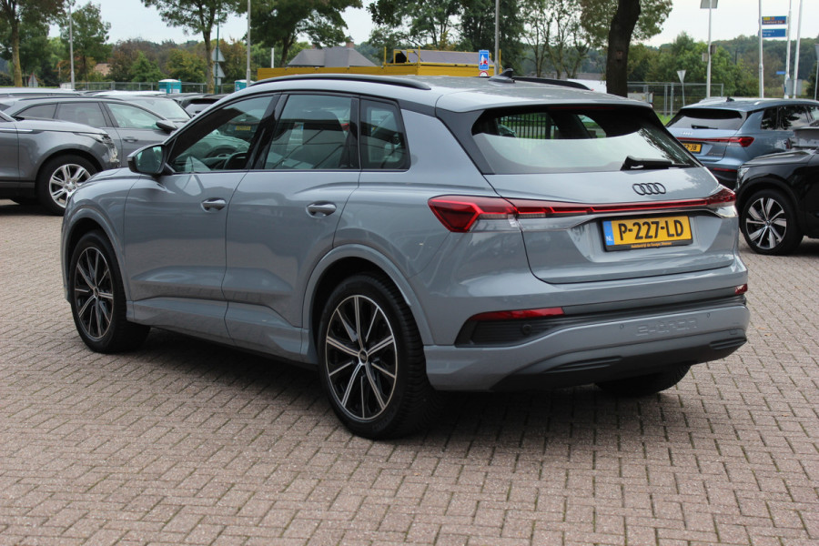 Audi Q4 e-tron 35 Advanced edition 55 kWh / SoH 93,1% / Camera / Leder / Keyless / Matrix LED / 20'' / Warmtepomp / Elektr. Bestuurdersstoel / Stoelverwarming / DAB / ACC