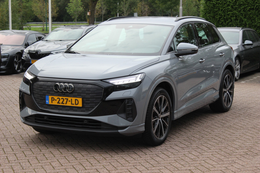Audi Q4 e-tron 35 Advanced edition 55 kWh / SoH 93,1% / Camera / Leder / Keyless / Matrix LED / 20'' / Warmtepomp / Elektr. Bestuurdersstoel / Stoelverwarming / DAB / ACC