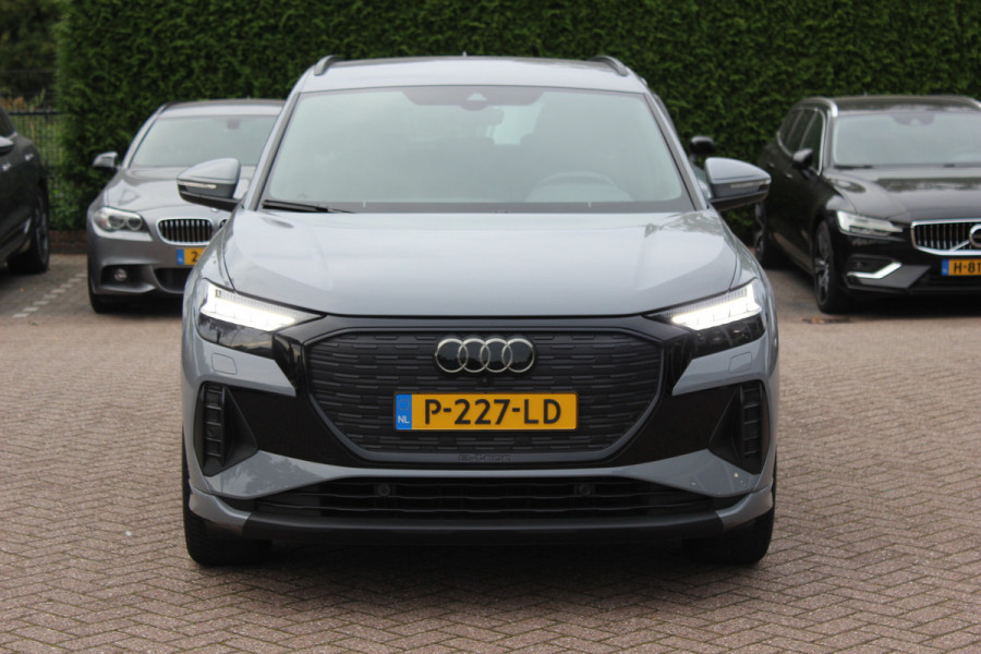 Audi Q4 e-tron 35 Advanced edition 55 kWh / SoH 93,1% / Camera / Leder / Keyless / Matrix LED / 20'' / Warmtepomp / Elektr. Bestuurdersstoel / Stoelverwarming / DAB / ACC