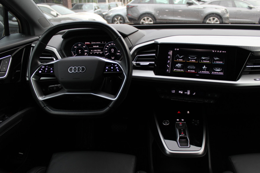 Audi Q4 e-tron 35 Advanced edition 55 kWh / SoH 93,1% / Camera / Leder / Keyless / Matrix LED / 20'' / Warmtepomp / Elektr. Bestuurdersstoel / Stoelverwarming / DAB / ACC