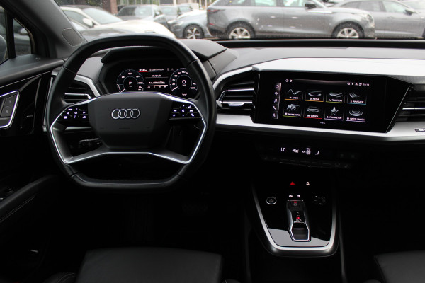 Audi Q4 e-tron 35 Advanced edition 55 kWh / SoH 93,1% / Camera / Leder / Keyless / Matrix LED / 20'' / Warmtepomp / Elektr. Bestuurdersstoel / Stoelverwarming / DAB / ACC