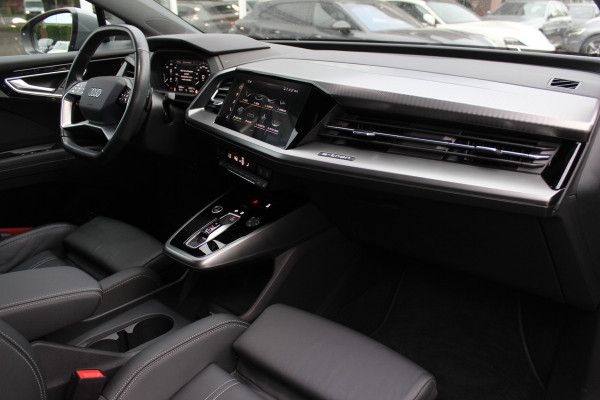 Audi Q4 e-tron 35 Advanced edition 55 kWh / SoH 93,1% / Camera / Leder / Keyless / Matrix LED / 20'' / Warmtepomp / Elektr. Bestuurdersstoel / Stoelverwarming / DAB / ACC