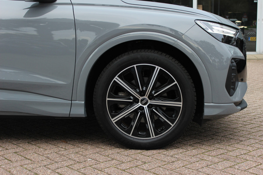 Audi Q4 e-tron 35 Advanced edition 55 kWh / SoH 93,1% / Camera / Leder / Keyless / Matrix LED / 20'' / Warmtepomp / Elektr. Bestuurdersstoel / Stoelverwarming / DAB / ACC