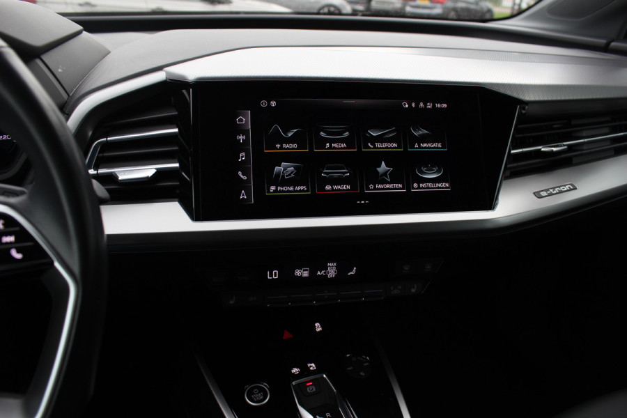 Audi Q4 e-tron 35 Advanced edition 55 kWh / SoH 93,1% / Camera / Leder / Keyless / Matrix LED / 20'' / Warmtepomp / Elektr. Bestuurdersstoel / Stoelverwarming / DAB / ACC