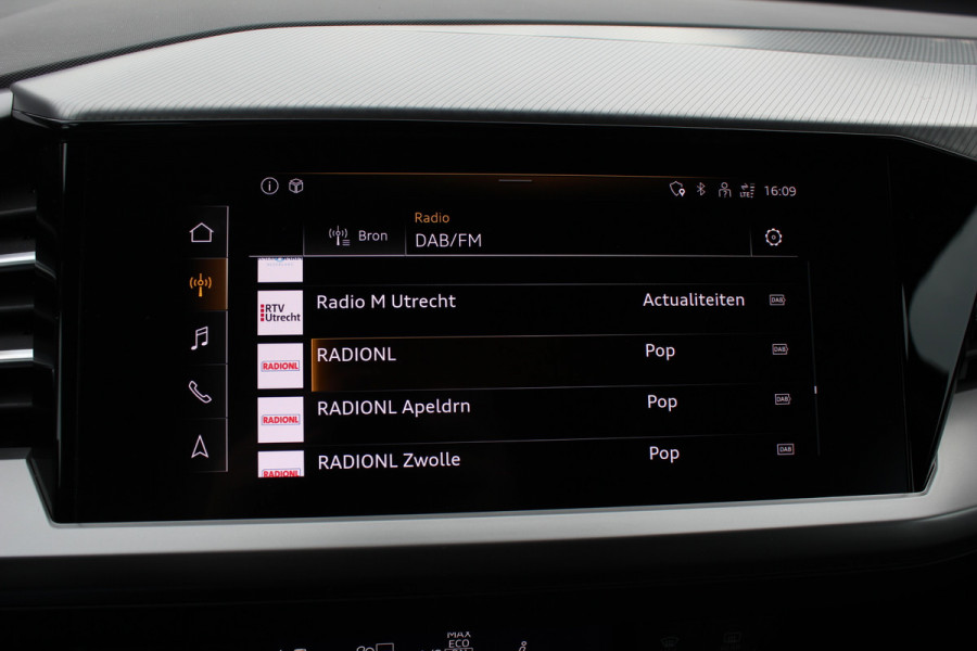 Audi Q4 e-tron 35 Advanced edition 55 kWh / SoH 93,1% / Camera / Leder / Keyless / Matrix LED / 20'' / Warmtepomp / Elektr. Bestuurdersstoel / Stoelverwarming / DAB / ACC