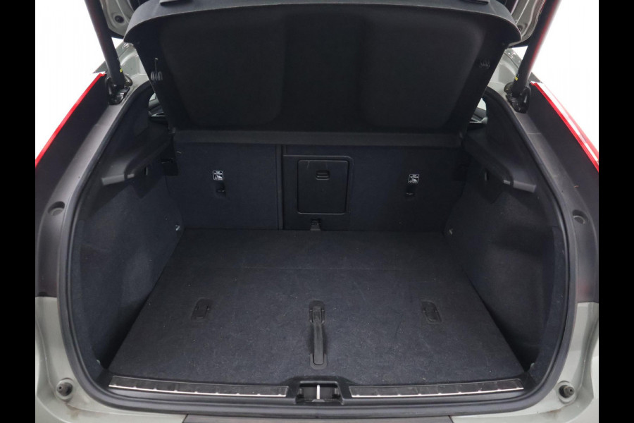 Volvo C40 SINGLE MOTOR EXTENDED RANGE PLUS 82 kWh 97% SOH + ELEK. TREKHAAK | 20 INCH | PANORAMA | CAMERA