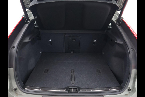 Volvo C40 SINGLE MOTOR EXTENDED RANGE PLUS 82 kWh 97% SOH + ELEK. TREKHAAK | 20 INCH | PANORAMA | CAMERA