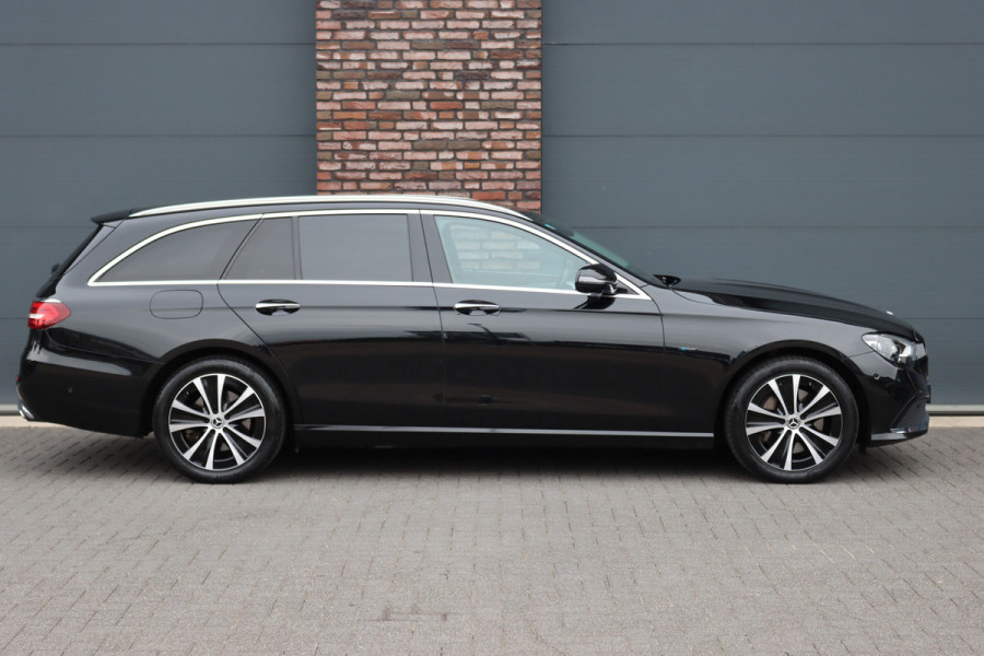 Mercedes-Benz E-Klasse Estate 300 e Business Solution Luxury | Trekhaak | Augmented Reality | Surround Camera | Keyless Go | Sfeerverlichting | Dodehoekassistent | Multibeam LED |
