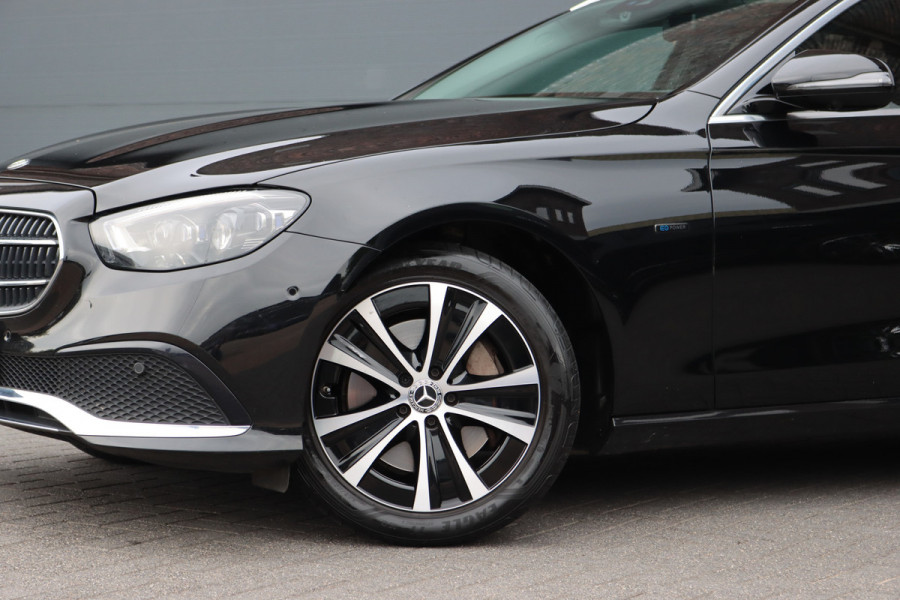 Mercedes-Benz E-Klasse Estate 300 e Business Solution Luxury | Trekhaak | Augmented Reality | Surround Camera | Keyless Go | Sfeerverlichting | Dodehoekassistent | Multibeam LED |