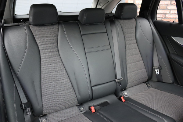 Mercedes-Benz E-Klasse Estate 300 e Business Solution Luxury | Trekhaak | Augmented Reality | Surround Camera | Keyless Go | Sfeerverlichting | Dodehoekassistent | Multibeam LED |