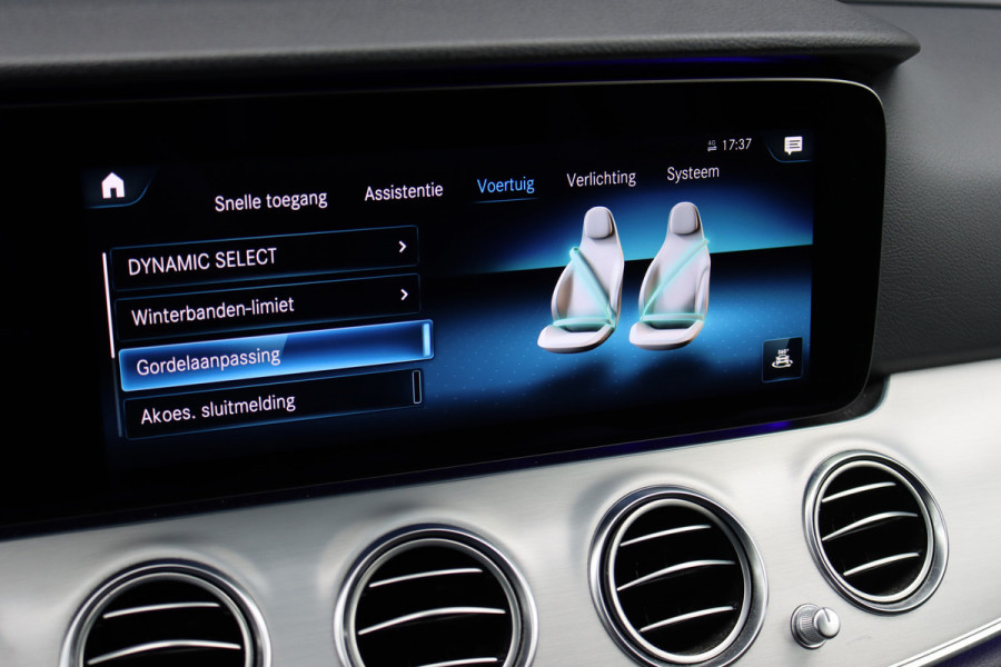 Mercedes-Benz E-Klasse Estate 300 e Business Solution Luxury | Trekhaak | Augmented Reality | Surround Camera | Keyless Go | Sfeerverlichting | Dodehoekassistent | Multibeam LED |