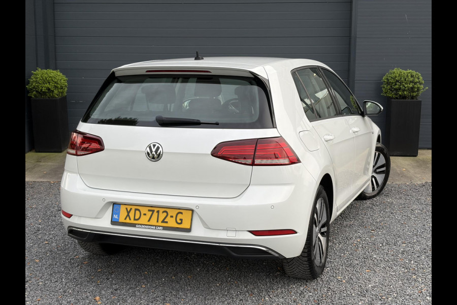 Volkswagen e-Golf e-Golf ✓SOH 85,18 %✓2e Eigenaar✓Carplay✓Navi✓Clima✓Cruise✓Pdc V+A✓136pk✓Lm velgen✓Bj 12-2018✓N.A.P✓Apk tot 10-2027