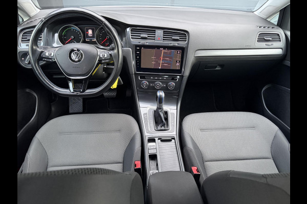 Volkswagen e-Golf e-Golf ✓SOH 85,18 %✓2e Eigenaar✓Carplay✓Navi✓Clima✓Cruise✓Pdc V+A✓136pk✓Lm velgen✓Bj 12-2018✓N.A.P✓Apk tot 10-2027