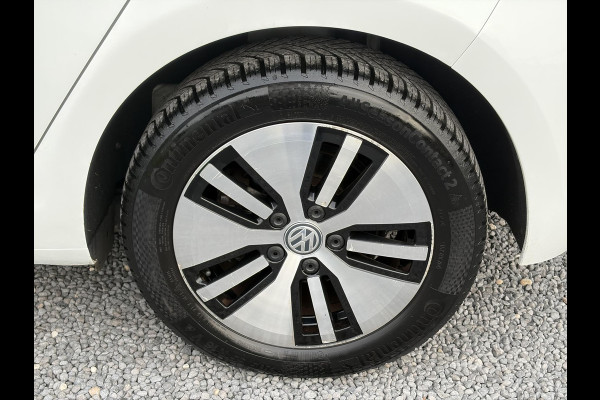 Volkswagen e-Golf e-Golf ✓SOH 85,18 %✓2e Eigenaar✓Carplay✓Navi✓Clima✓Cruise✓Pdc V+A✓136pk✓Lm velgen✓Bj 12-2018✓N.A.P✓Apk tot 10-2027