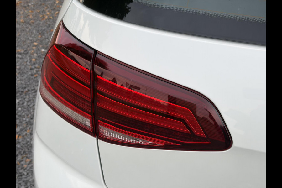 Volkswagen e-Golf e-Golf ✓SOH 85,18 %✓2e Eigenaar✓Carplay✓Navi✓Clima✓Cruise✓Pdc V+A✓136pk✓Lm velgen✓Bj 12-2018✓N.A.P✓Apk tot 10-2027