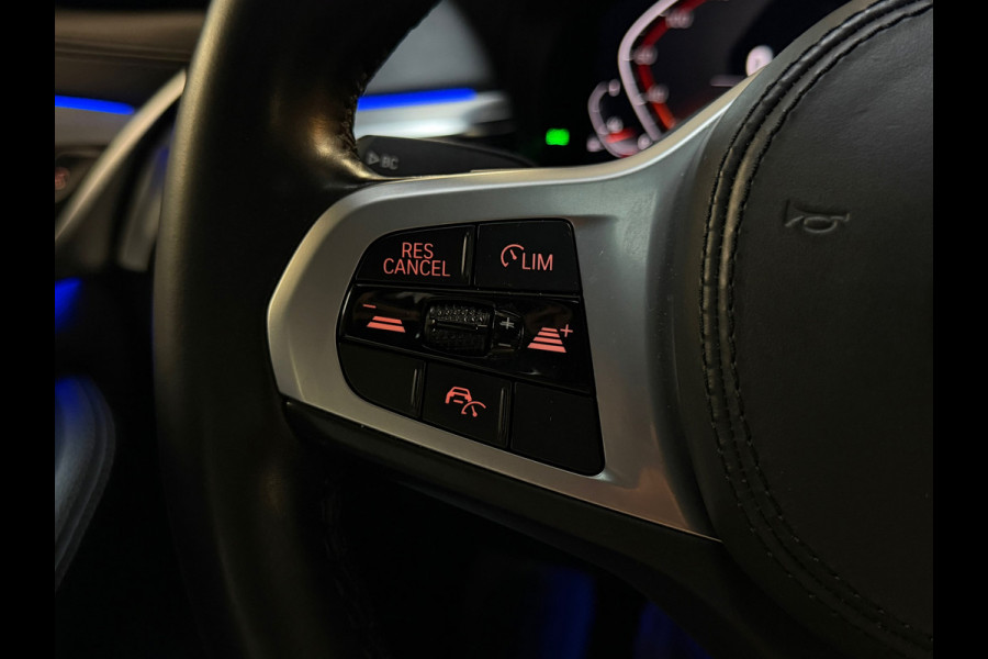 BMW 5 Serie 520i M-Sport|SERVICE-INCLUSIVE|PANO|MEMORY|NAP|SFEERVERLICHTING|STOELVENTILATIE|DISPLAY-KEY|