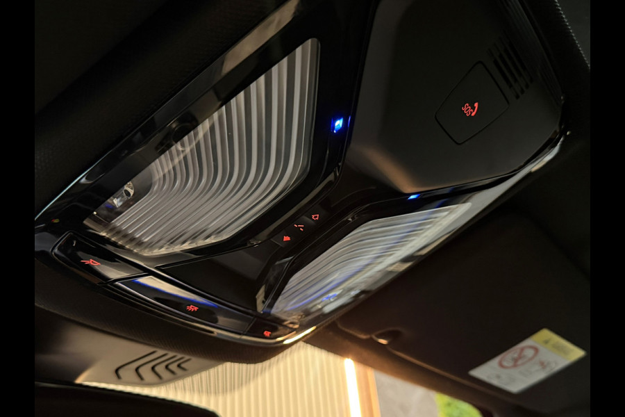 BMW 5 Serie 520i M-Sport|SERVICE-INCLUSIVE|PANO|MEMORY|NAP|SFEERVERLICHTING|STOELVENTILATIE|DISPLAY-KEY|