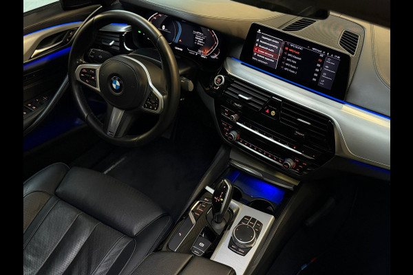BMW 5 Serie 520i M-Sport|SERVICE-INCLUSIVE|PANO|MEMORY|NAP|SFEERVERLICHTING|STOELVENTILATIE|DISPLAY-KEY|