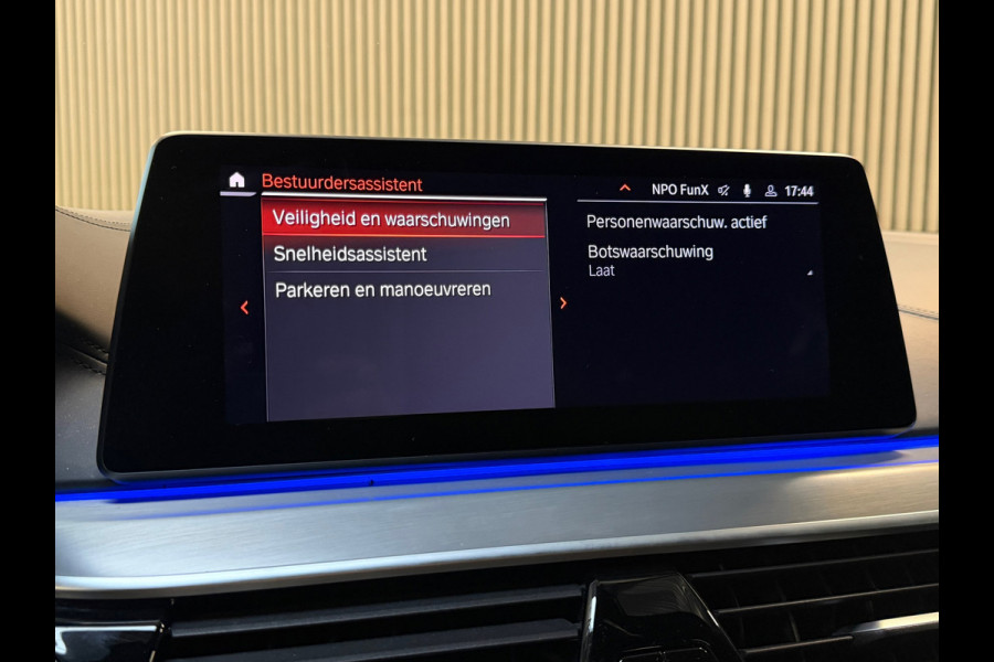 BMW 5 Serie 520i M-Sport|SERVICE-INCLUSIVE|PANO|MEMORY|NAP|SFEERVERLICHTING|STOELVENTILATIE|DISPLAY-KEY|