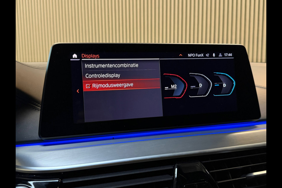 BMW 5 Serie 520i M-Sport|SERVICE-INCLUSIVE|PANO|MEMORY|NAP|SFEERVERLICHTING|STOELVENTILATIE|DISPLAY-KEY|